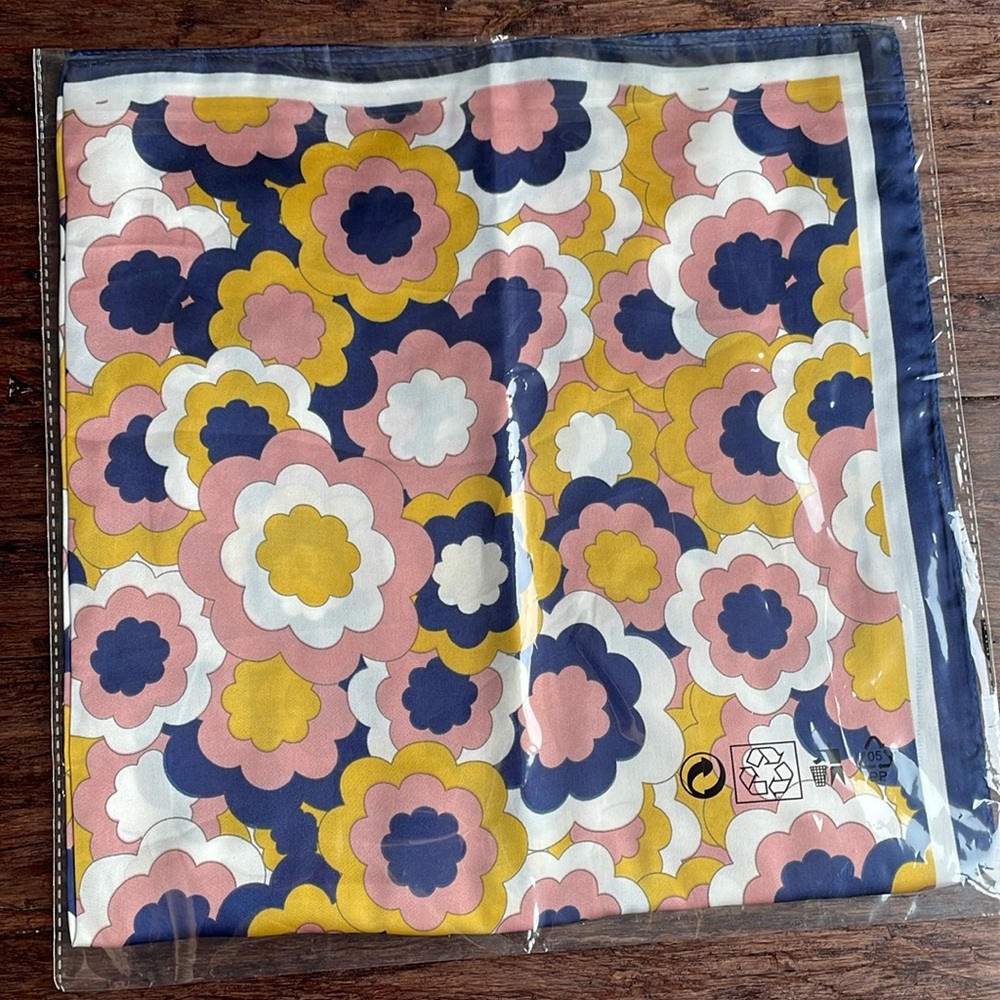 Elise French style floral camellia pattern scarf multi-functional - Picture 2 of 2